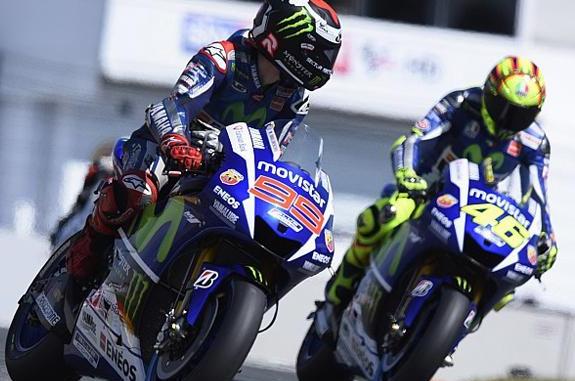 Februari 2016, Rossi dan Lorenso Tampil Di Sepang