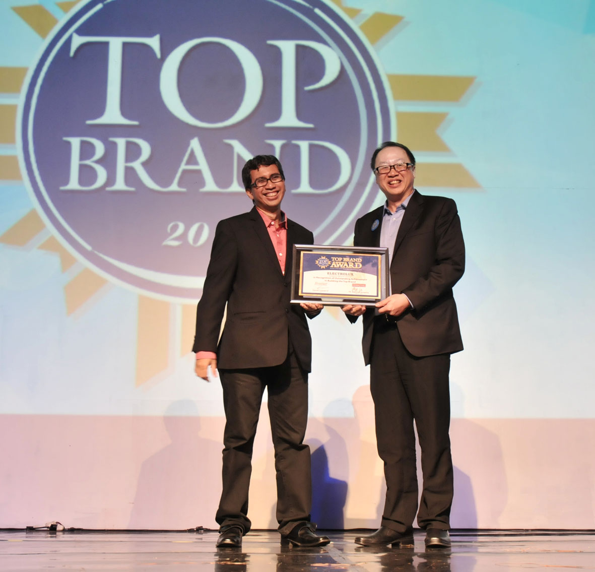 Electrolux Meraih Gelar Top Brand Awards 2016 untuk Vacuum Cleaner