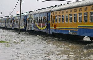Banjir Rendam Jalur Rel, Sidoarjo-Bangil Lumpuh Total