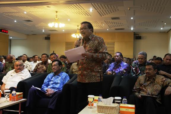 Di Gedung KPK, Gubernur Jatim Soekarwo Siapkan Pergub Tambang Jatim