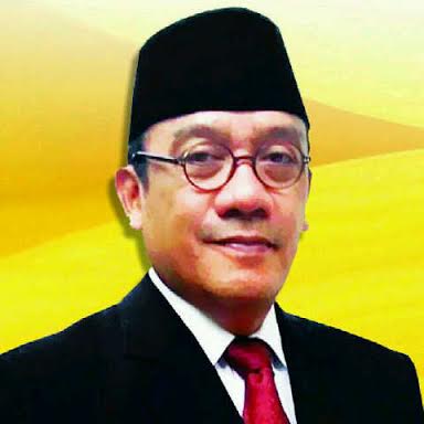 Prihatin Kondisi Bangsa, Hadi Prasetyo Luncurkan Buku Simpang jalan Simpang Zaman