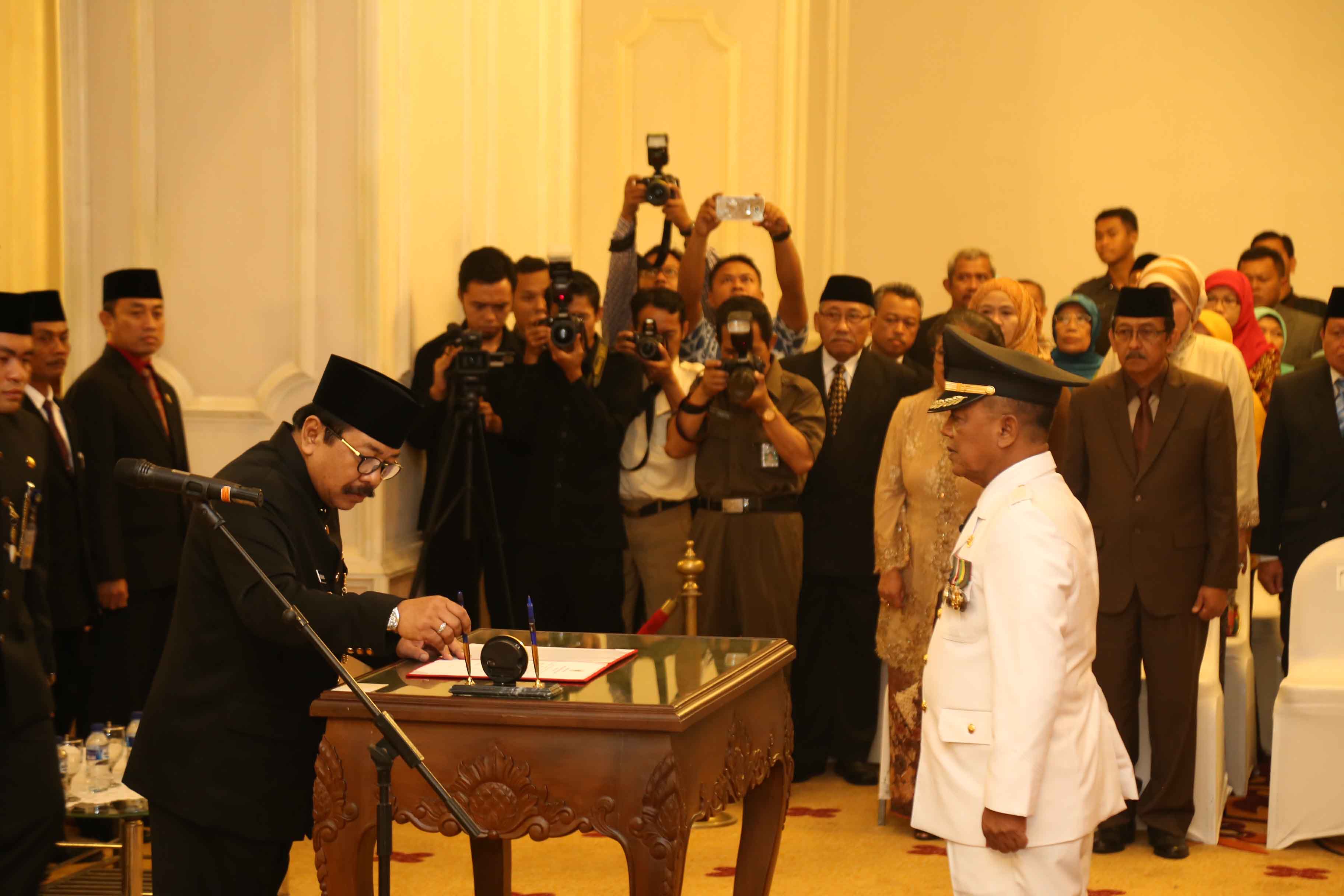 Soekarwo: Pacitan Harus Pertahankan Kualitas Produksi Batu Mulia