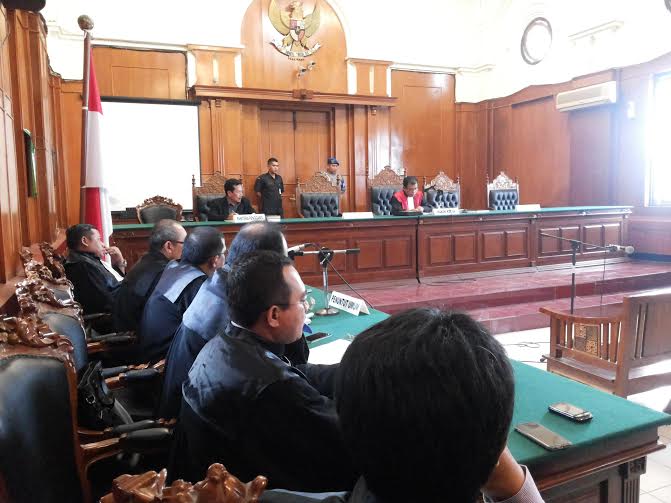 PN Surabaya Menangkan La Nyala Lagi