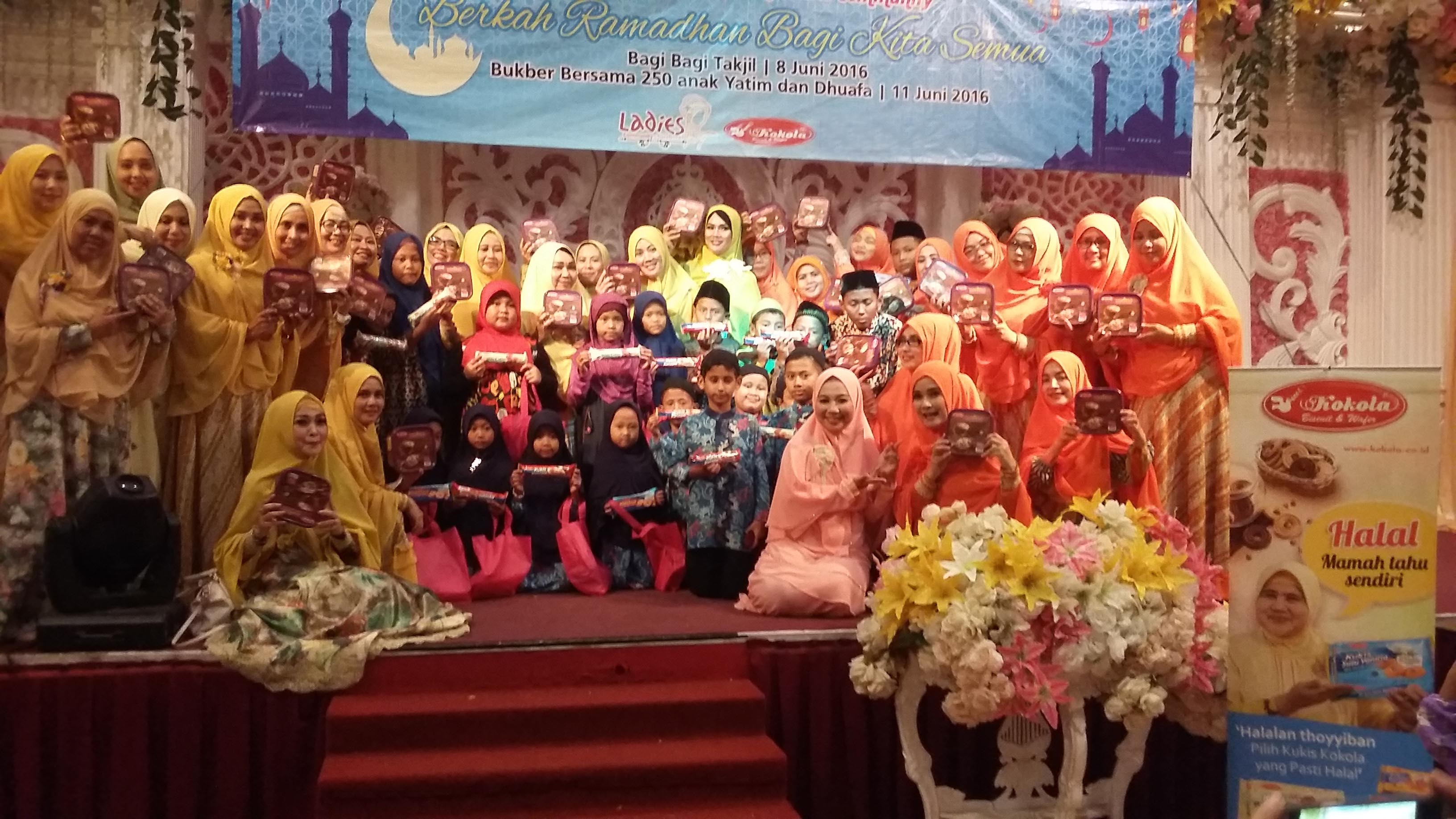Ramadhan, Kokola Halal Berbagi Kebahagiaan Bersama 300 Yatim Piatu Dan Dhuafa