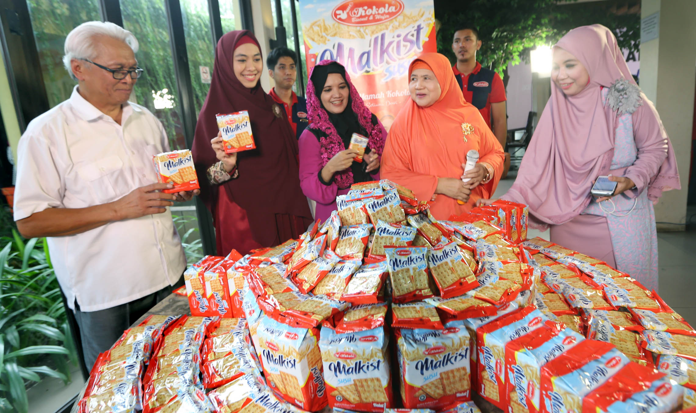 Hadirkan Mamah Dedeh, Kokola Group Adakan Halal Bihalal