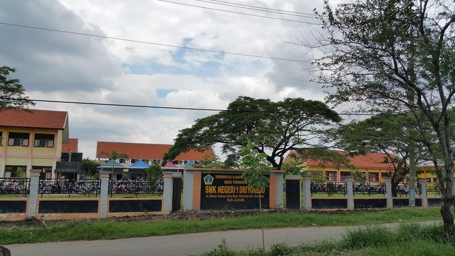 SMKN 1 Driyorejo Diduga Jual-Beli Bangku Kosong