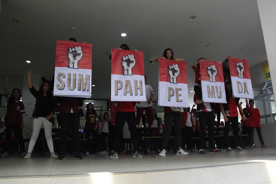 Mahasiswa Ubaya Ekspresikan Sumpah Pemuda dengan Tarian