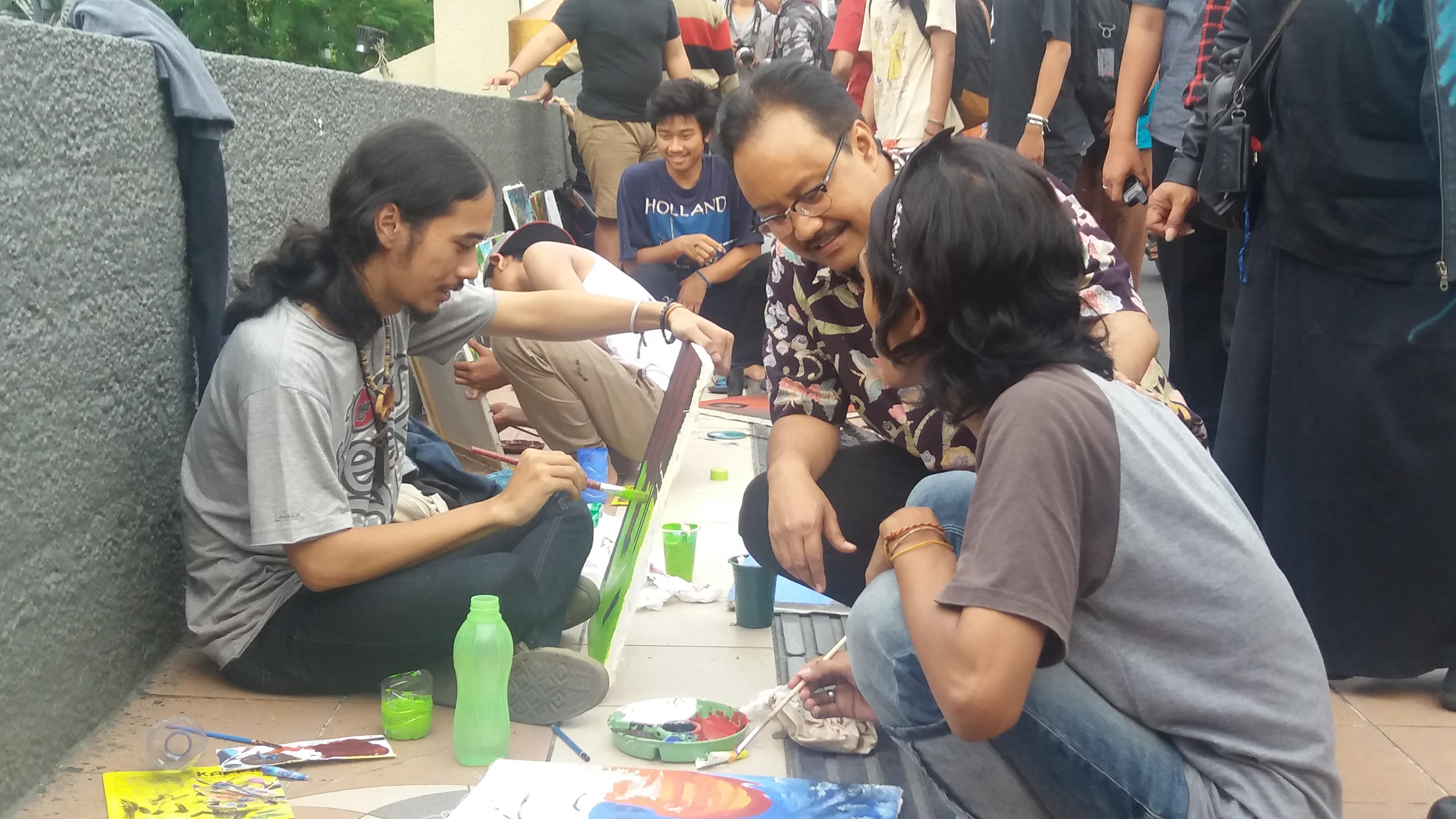Ajang Temu Seniman, Gus Ipul Minta Festival Seni Kalimas Digelar Tiap Tahun