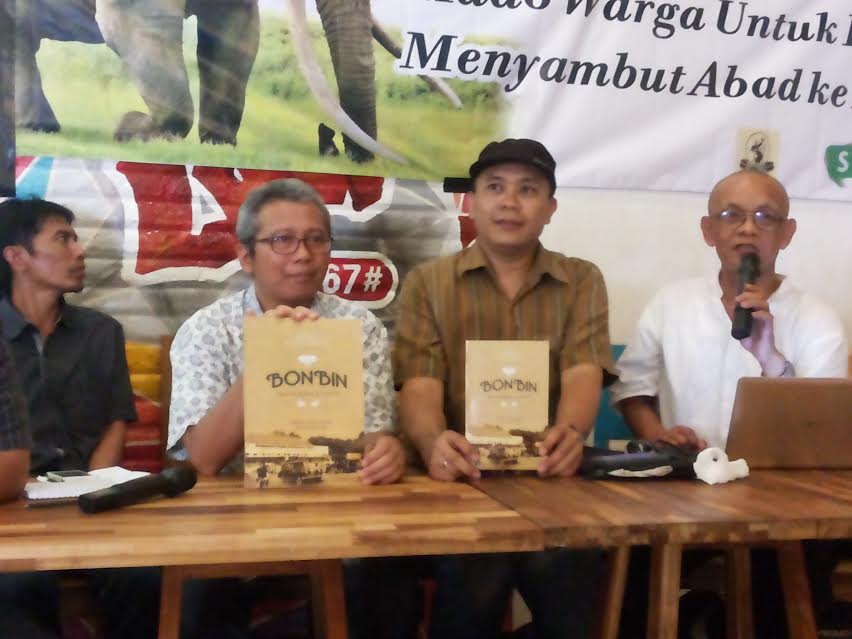 Buku dan Foto, Hadiah Indah Bagi 100 Tahun KBS