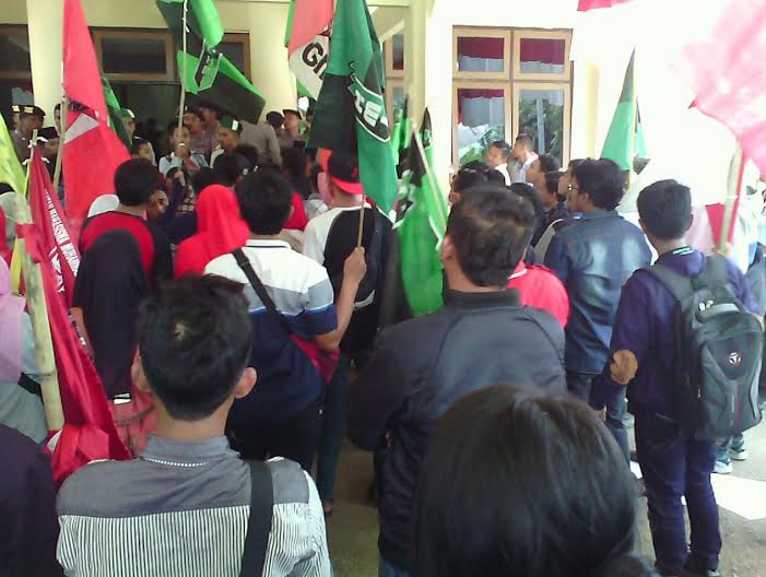 Gelar Aksi, Mahasiswa Cipayung Sebut Bupati Bangkalan Gagal Pimpin Bangkalan