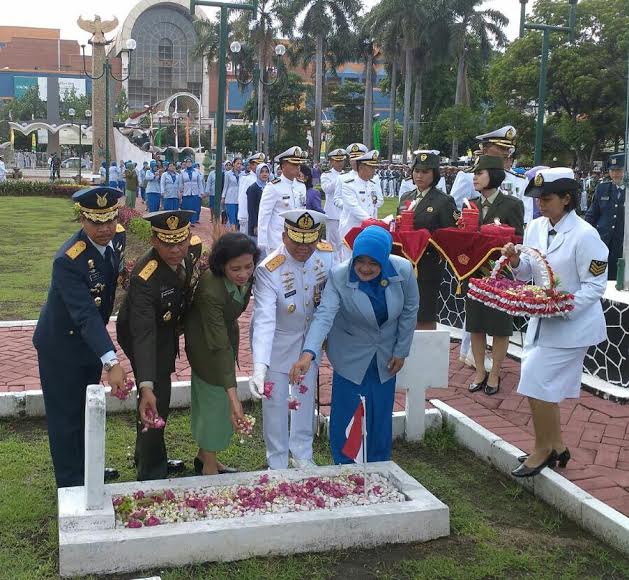 Pangarmatim Pimpin Ziarah Nasional Peringati HUT TNI ke 71