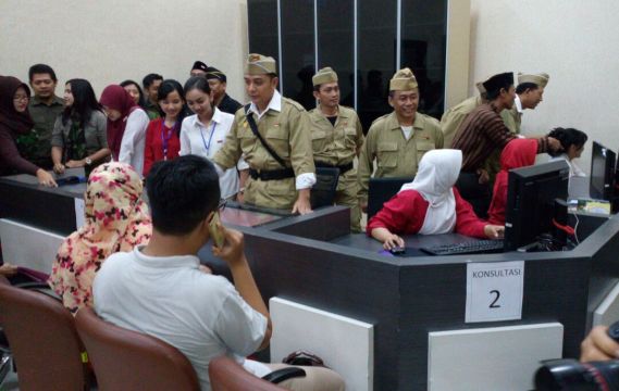 Sambut Hari Pahlawan, DPU CKTR Kota Surabaya Wajibkan Pegawainya Gunakan Kostum Pejuang