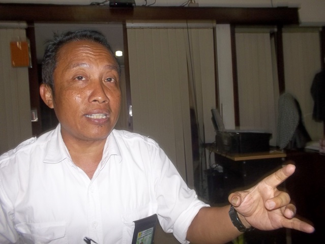 Musim Hujan, PT PLN Jatim Prioritaskan Pangkas Pohon Yang Ganggu Aliran Listrik