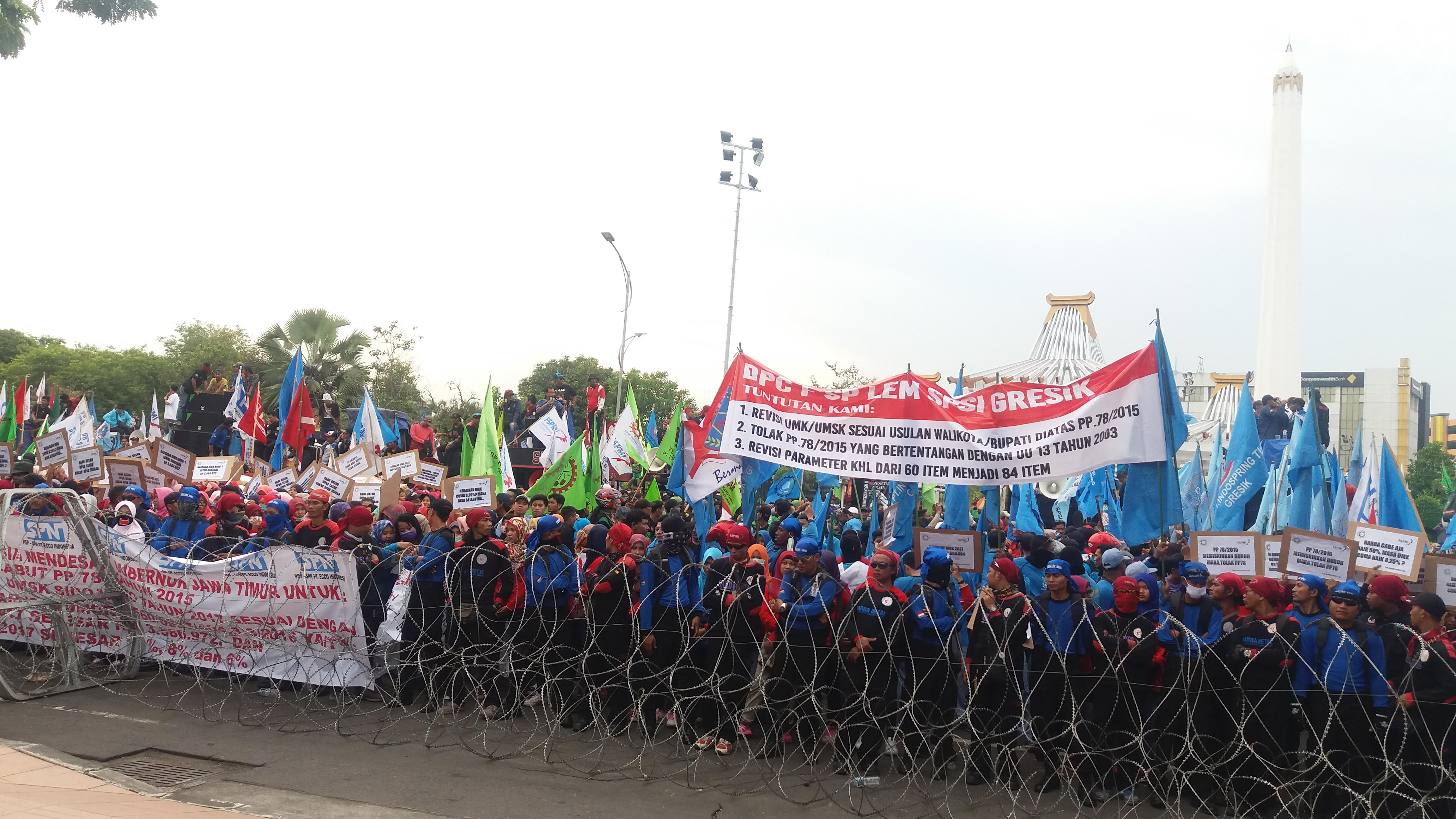 Buruh Tuntut Gubernur Jatim Cabut Pergub Nomor 121 Tahun 2016