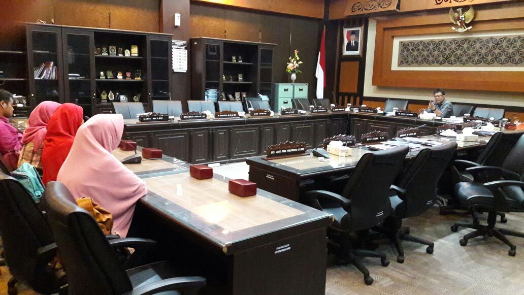Balai Bahasa Jatim Tolak Ketemu, Mahasiwa IMABSII Wadul Ke DPRD Jatim