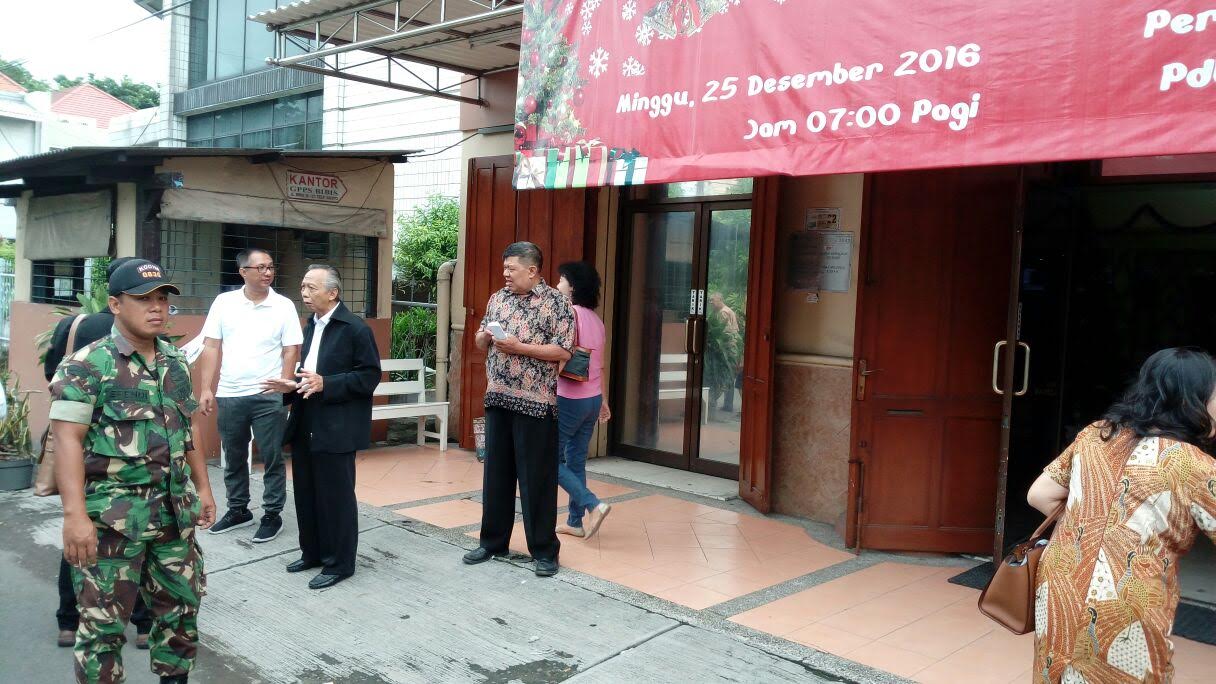 Babinsa Laksanakan Komsos Sebelum Perayaan Natal