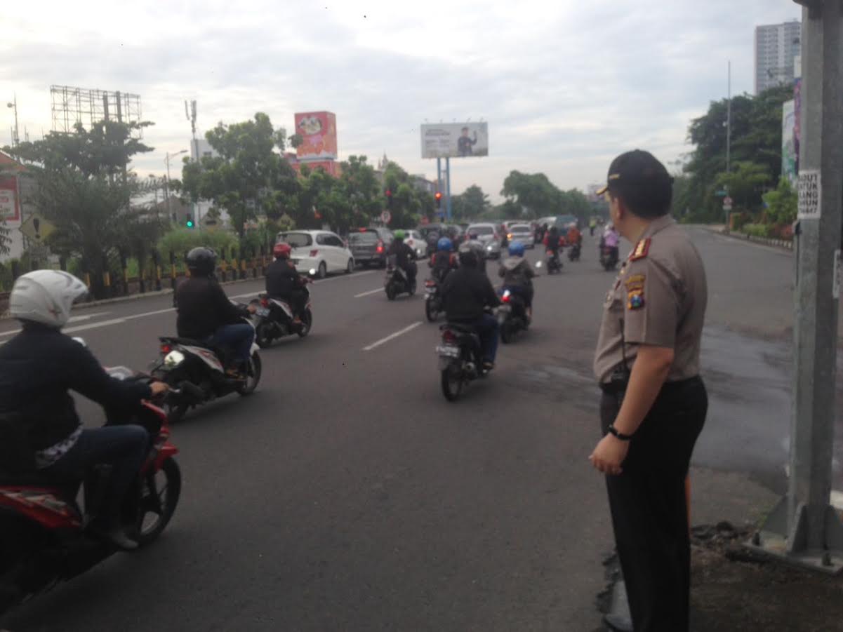 Kapolrestabes Surabaya Turun Langsung Pantau Kelancaran Lalin