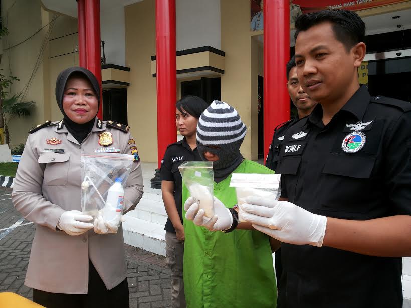 Polisi Amankan Pengusaha Onlineshop Lantaran Jadi Pengedar Narkoba