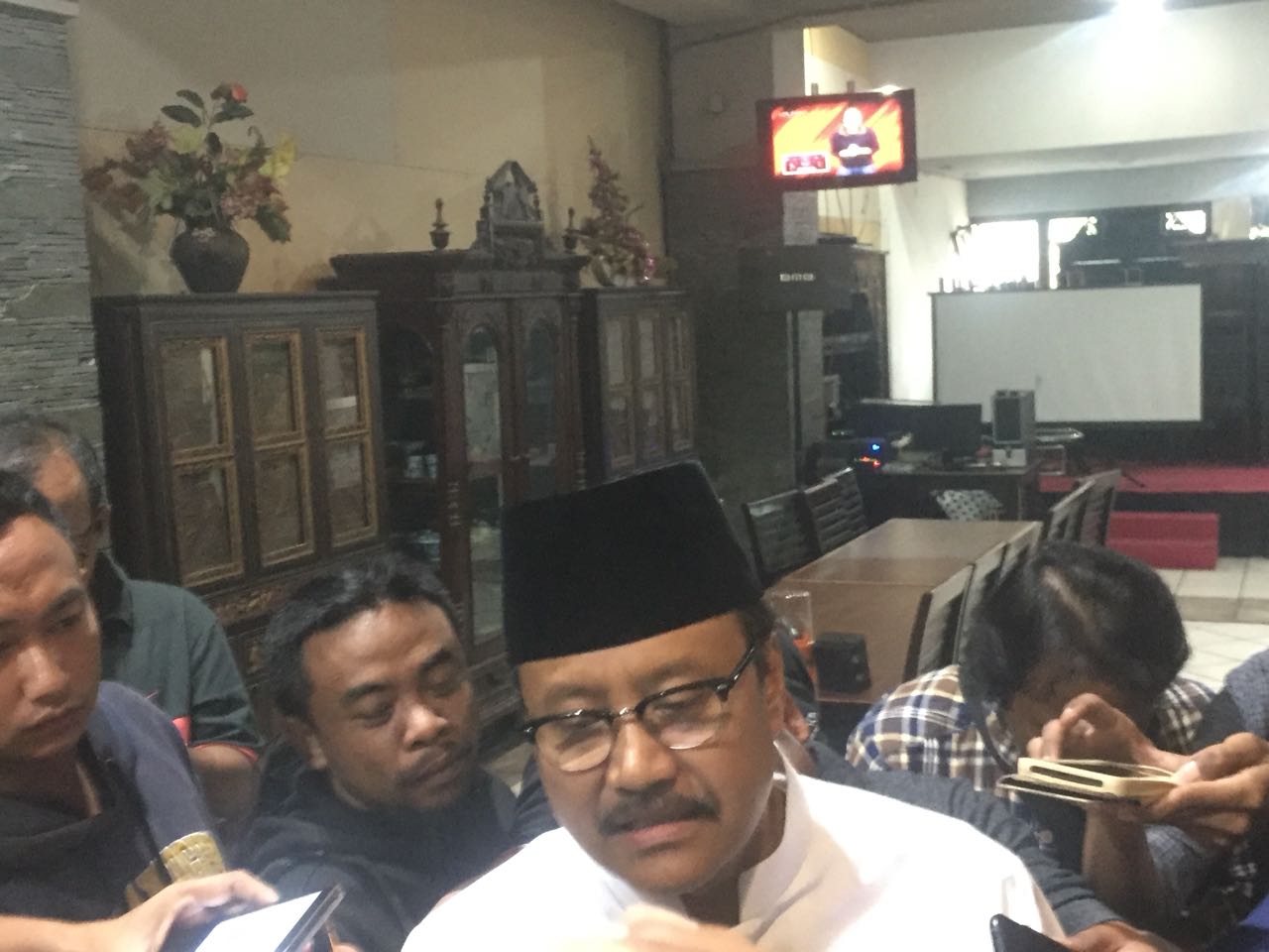 Wagub Jatim: Viral Foto Anas Bagian Dari Black Campaign