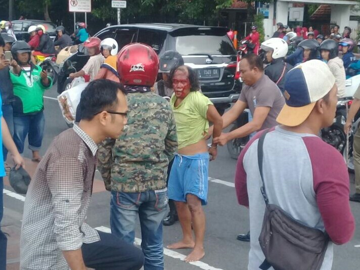 Bikin Geger Grahadi, Orang Gila Diamankan Polisi