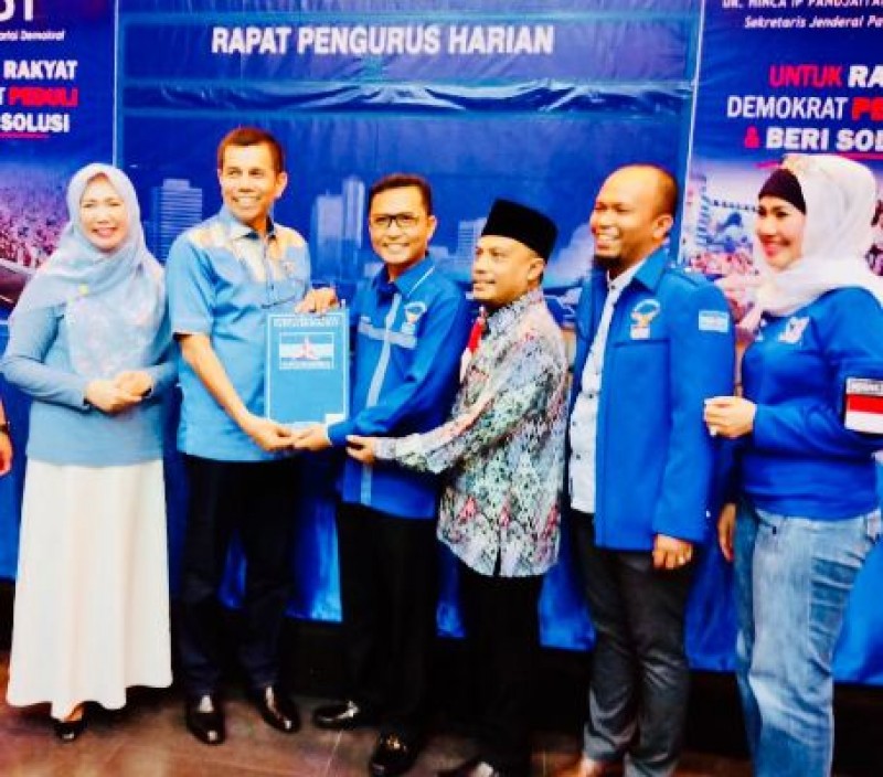 H. Hisan dan KH Abudullah Jadi Pendaftar Pertama Pilkada Sampang
