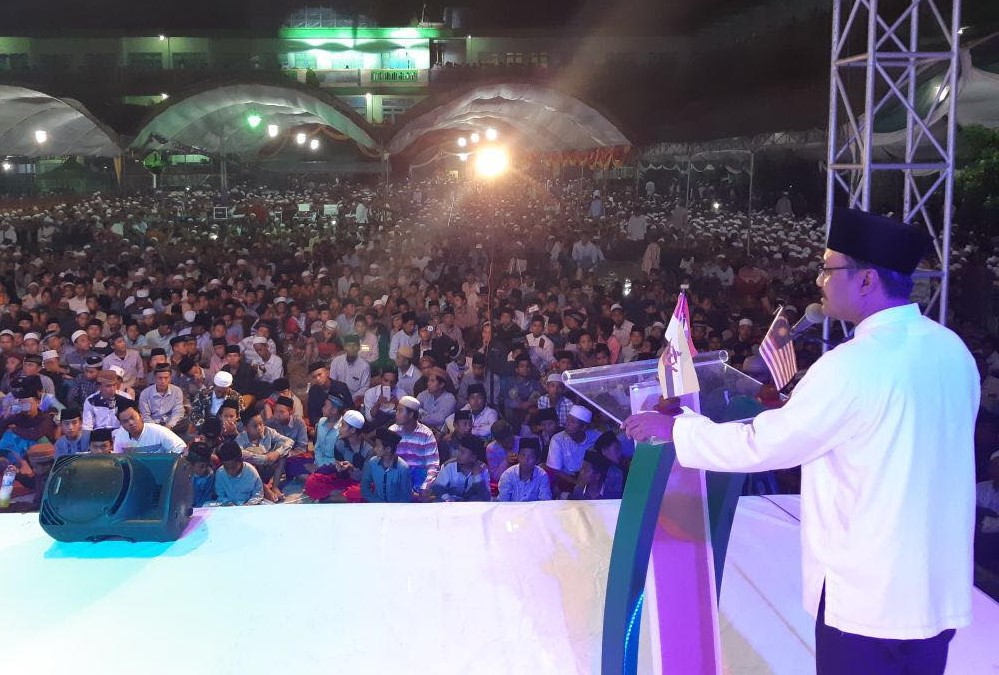 Gus Ipul Ngaji Bareng Ribuan Jemaah di Pesantren Batabata