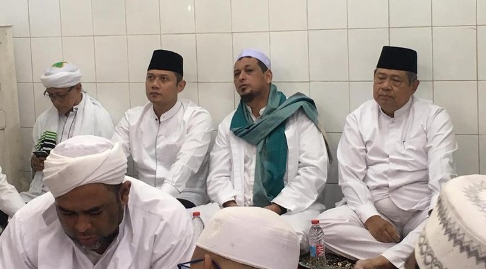 SBY dan Keluarga Turut Melayat Habib Abdurrahman bin Muhammad bin Ali Al Habsyi