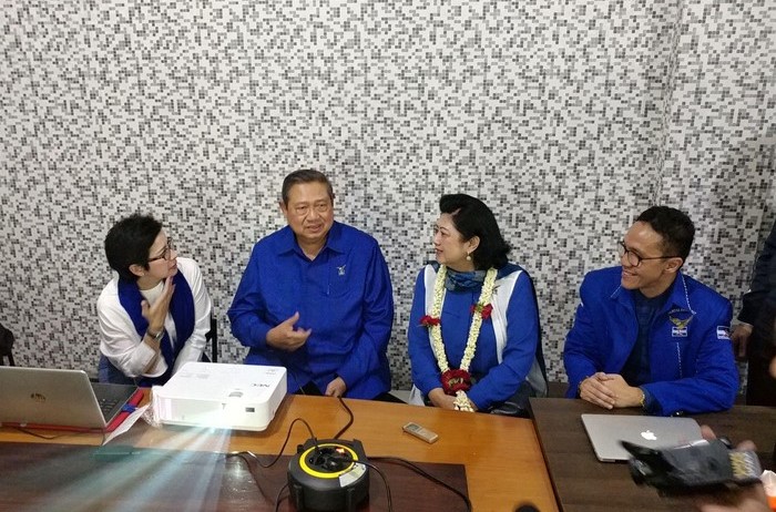 SBY Sambangi Posko Pemenangan Nuruli