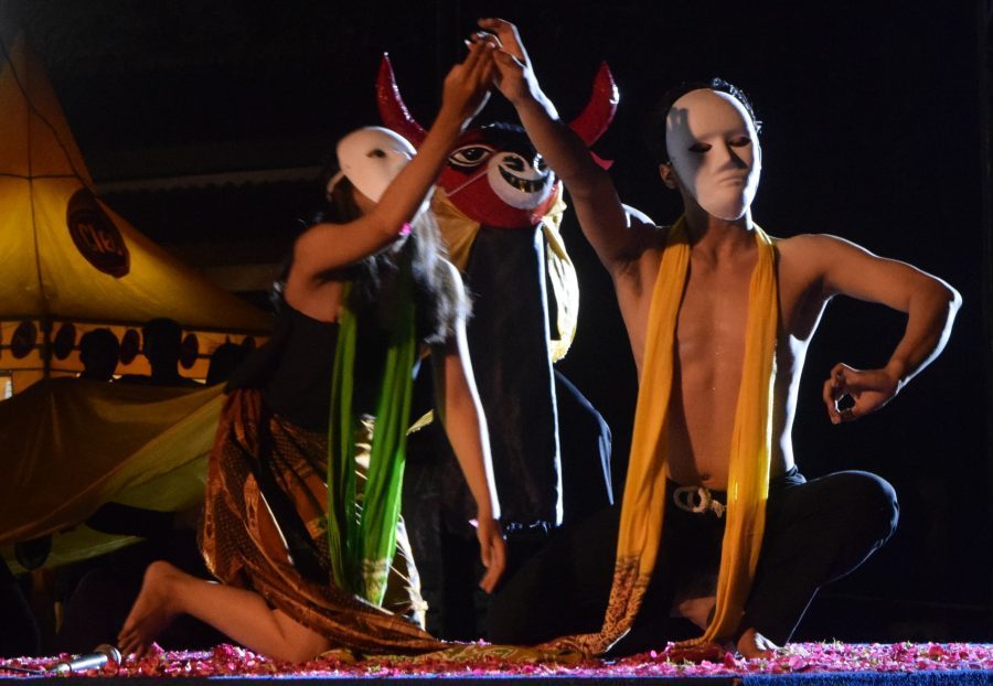 Teater Gapus Bereksperimen Dengan Naskah Tradisi
