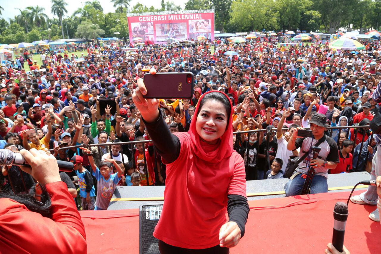 Puti Guntur Berangkatkan Jalan Sehat di Ngawi
