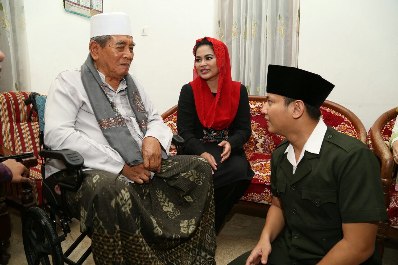 Diantar Wabup Trenggalek, Puti Guntur Sowan Kiai