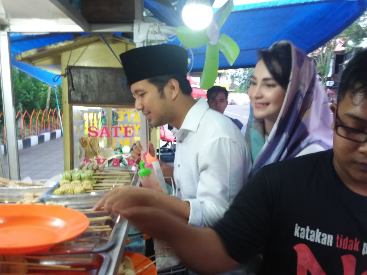 Sapa Pedagang Alun Alun Batu, Emil dan Arumi Doyan Street Food