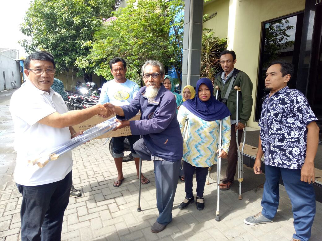 Relawan Khofifah-Emil Beri Bantuan dan Bina Penyandang Disabilitas Sidoarjo