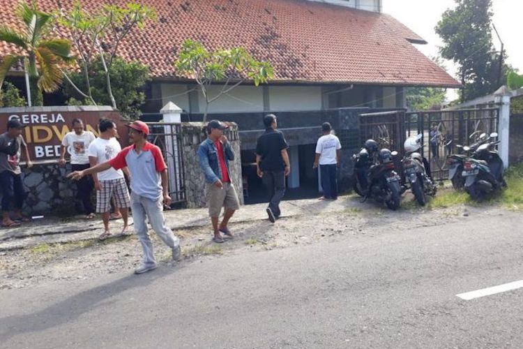 Bacok Lima Jamaah Gereja St. Lidwina, Warga Bahu Membahu Tangkap Pelaku
