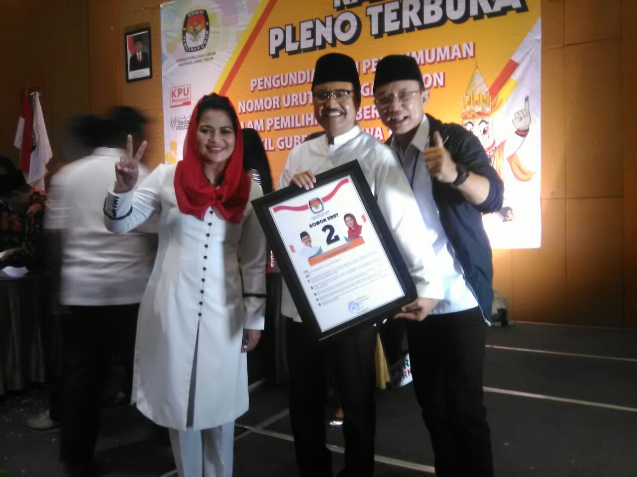 Dapat Nomor 2, Semangat Gus Ipul-Puti Berlipat Ganda