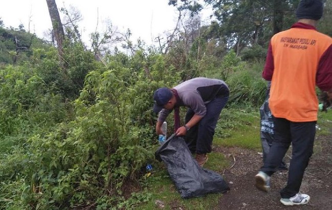 Relawan Gunung Merbabu Kumpulkan Sampah 1,32 Kuintal