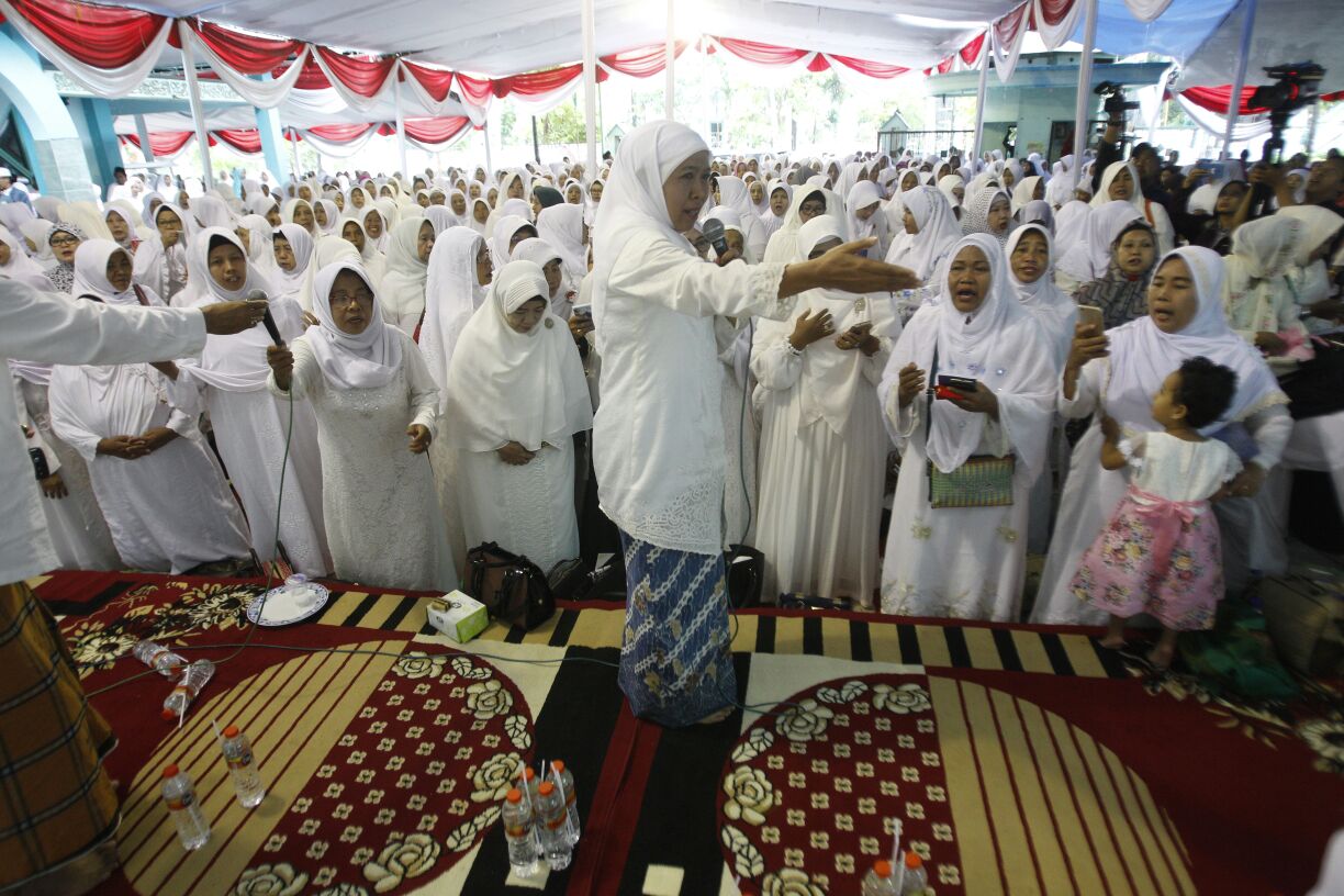 Hadiri Istighotsah, Khofifah dan Kiai NU Berdoa dan Ajak Masyarakat Wujudkan Pilkada Damai