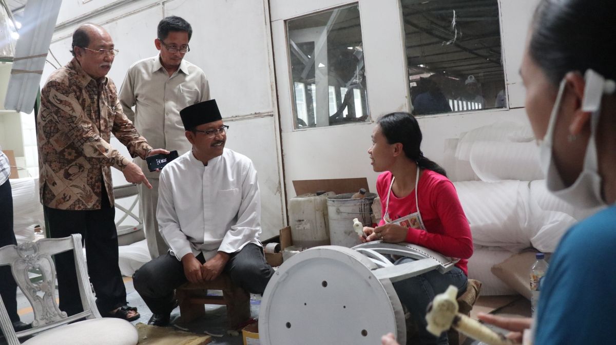 Gus Ipul: Mebel Jawa Timur Bisa Diekspor ke Luar Negeri