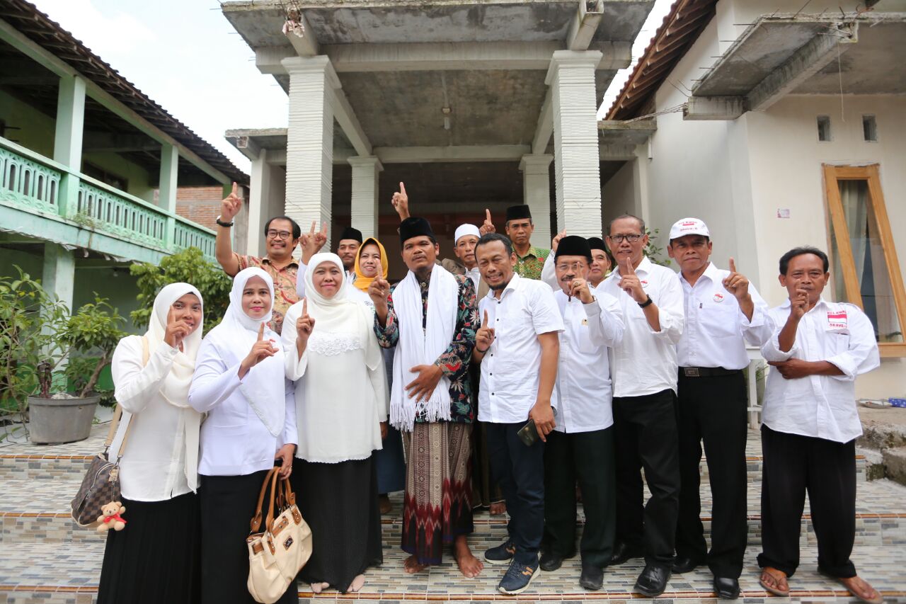 Dicurhati Ulama Ponorogo, Khofifah Beber Program S2 Guru Madin