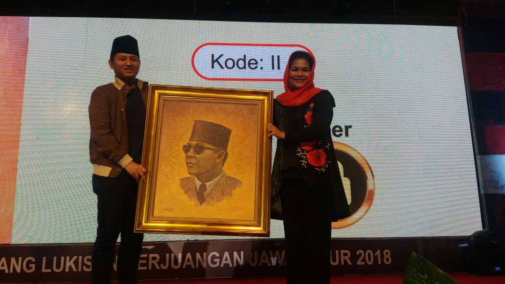 Plt Bupati Trenggalek Boyong Lukisan Bung Karno