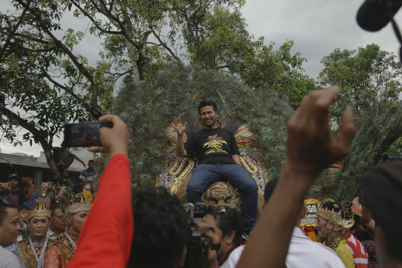 Hadiri Festival Seribu Gethuk, Emil Dardak Disambut Antusias Ratusan Warga Ponorogo
