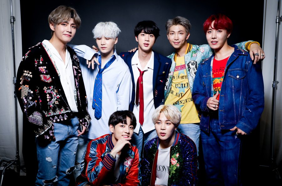 Kalahkan Taylor Swift, BTS Raih Penghargaan Nickelodeon Kids Choise Award 2018