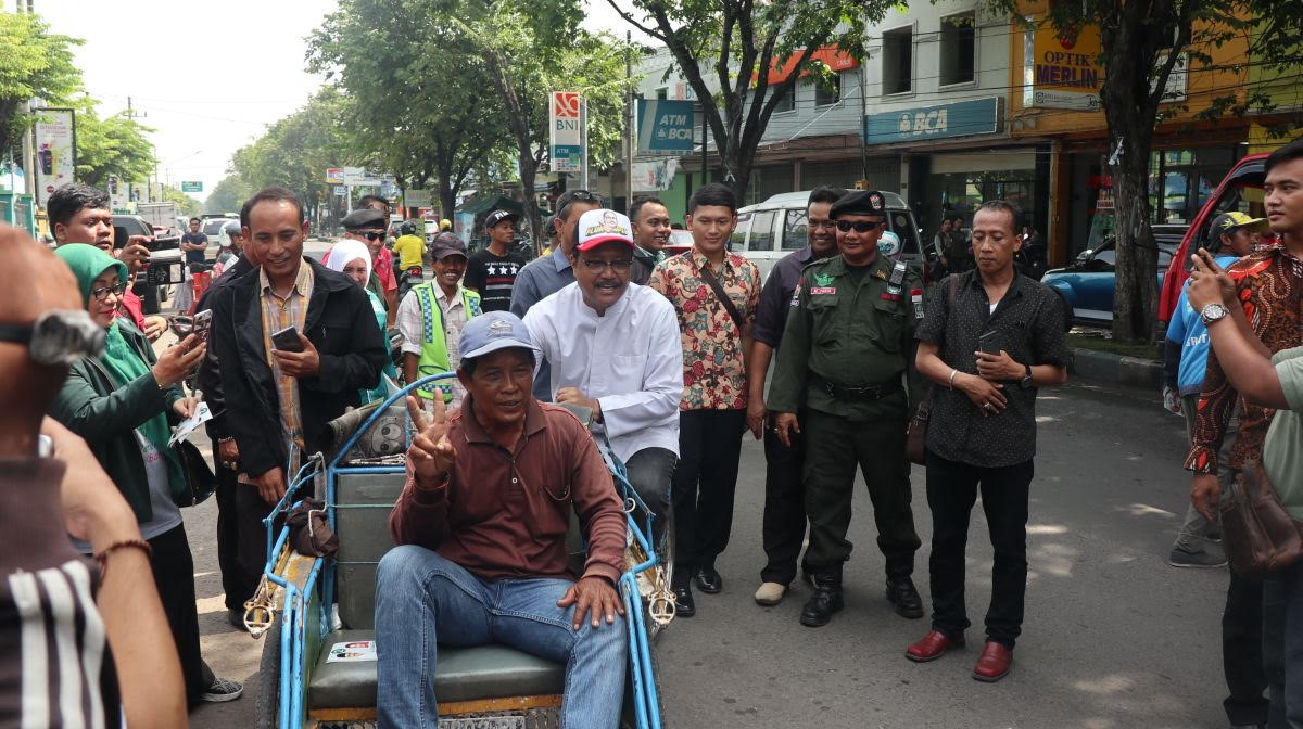 Gus Ipul: Revitalisasi Pasar Rakyat adalah Kunci