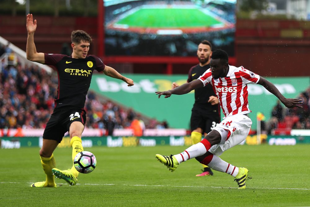 Manchester City Ungguli Stoke City 2-0