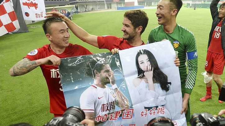 Pato Lakukan Selebrasi Unik Demi Raih Hati Artis Cantik Dilraba Dilmurat