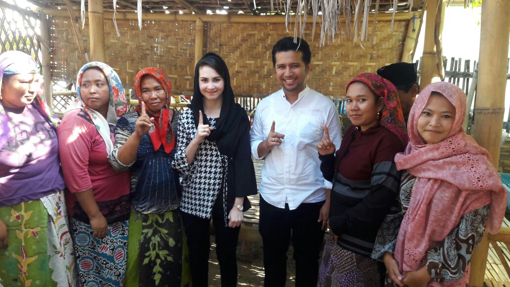 Di Depan Emil, Warga Gili Ketapang Keluhkan Izin Pariwisata yang Belum Turun