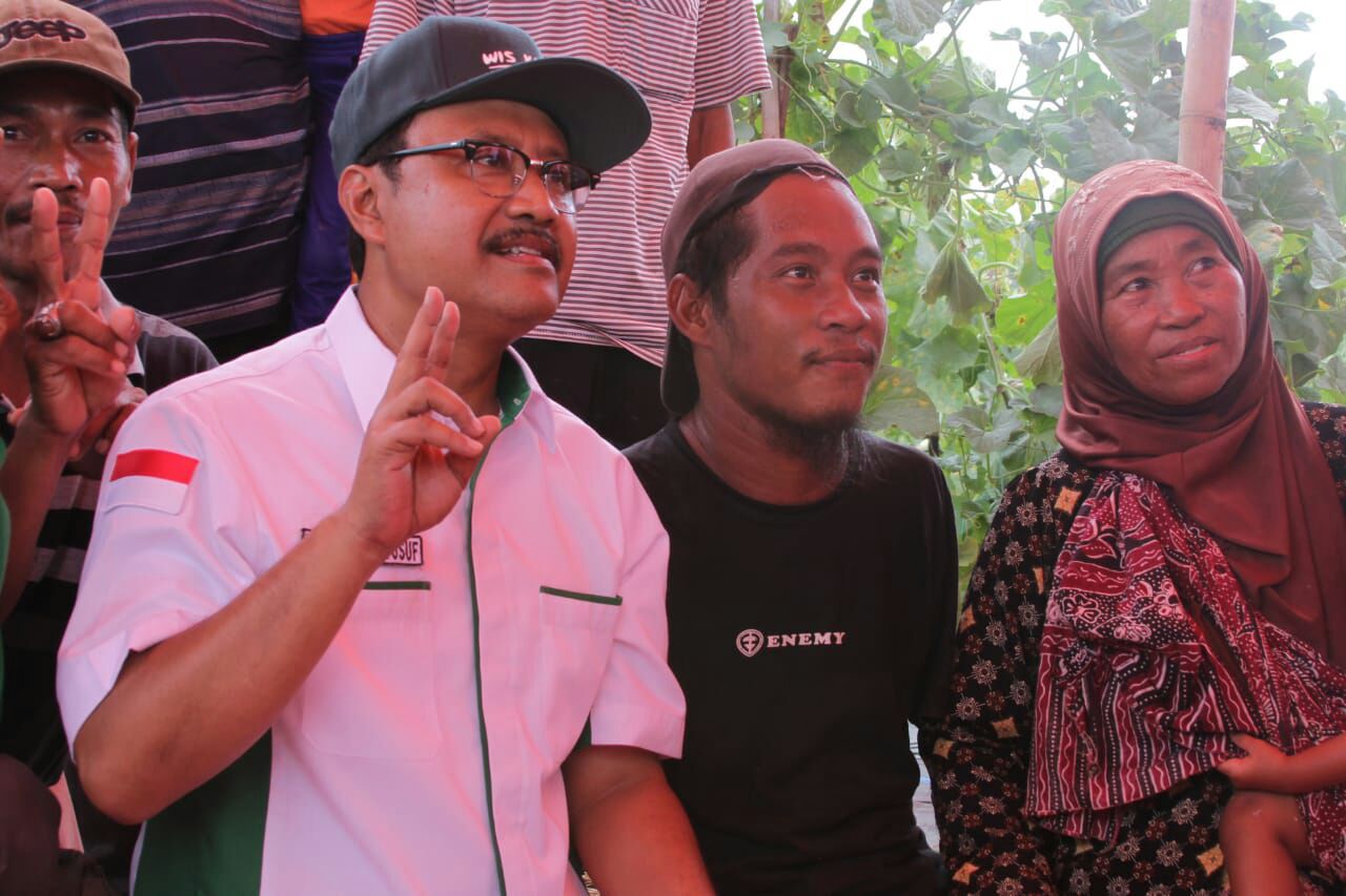 Gus Ipul: Sosok Petani Difabel Qomar Jadi Inspirasi Para Petani Muda