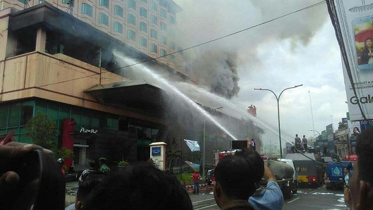 Salah Satu Yang Termegah Di Jambi, Hotel Novita Alami Kebakaran Hebat