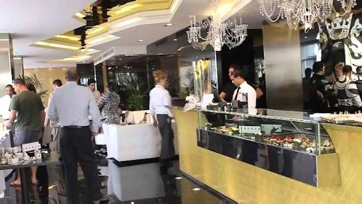 Ini Restoran Unik Yang Hanya Sajikan Menu Berawalan Huruf 