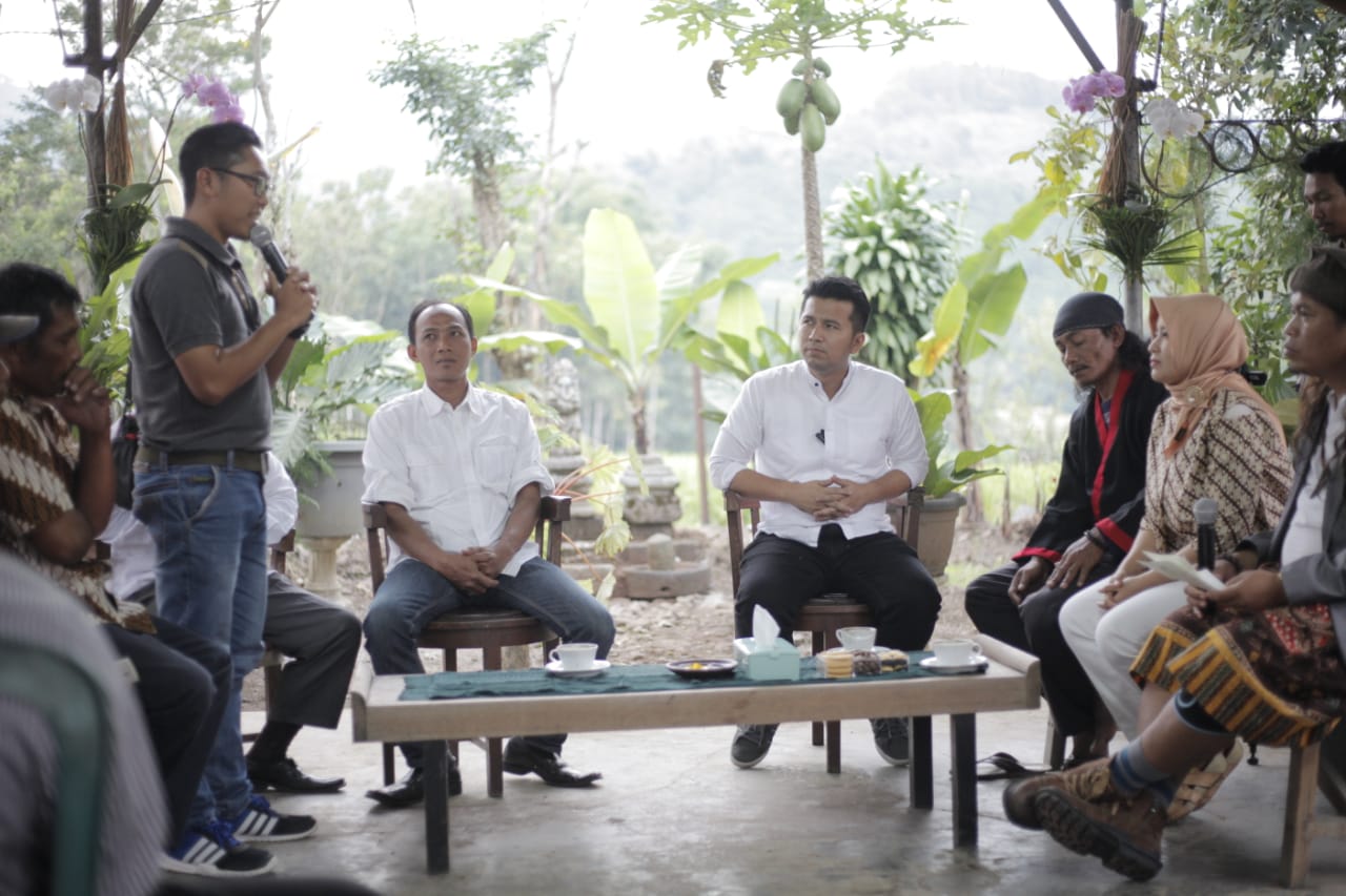 Di Desa Sendi Pacet Mojokerto, Emil Dardak Komitmen Lestarikan Desa Adat